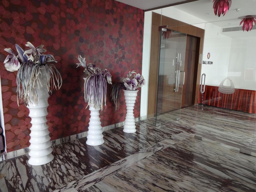 Hotel The Arcadia à Coimbatore Extérieur photo